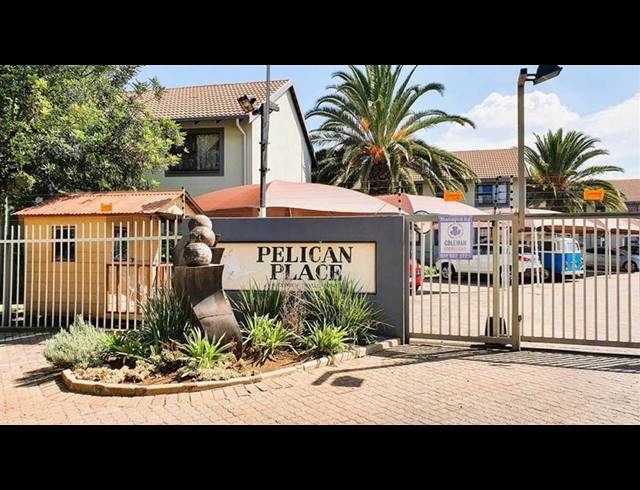 2 BEDROOM TOWNHOUSE FOR SALE IN VERWOERDPARK